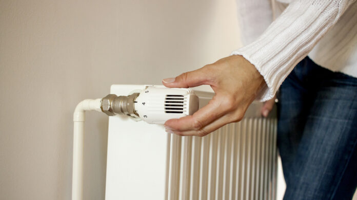 One hand adjust thermostat valve