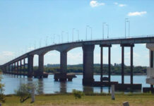 El puente que une Colón con Paysandú cumple 50 años