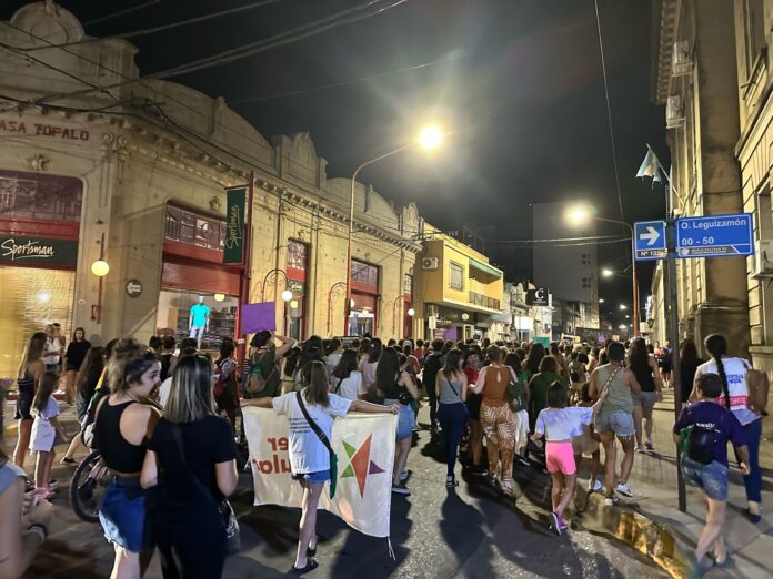 69e37f7d-70fe-4842-b690-a746284861a2