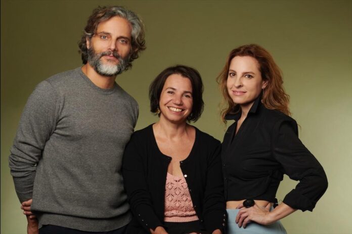 El_aroma_del_pasto_reciaen_cortado-899745474-large