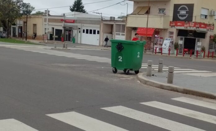 e568e0f7-e9c0-475a-806b-fdd8f14c8aa7