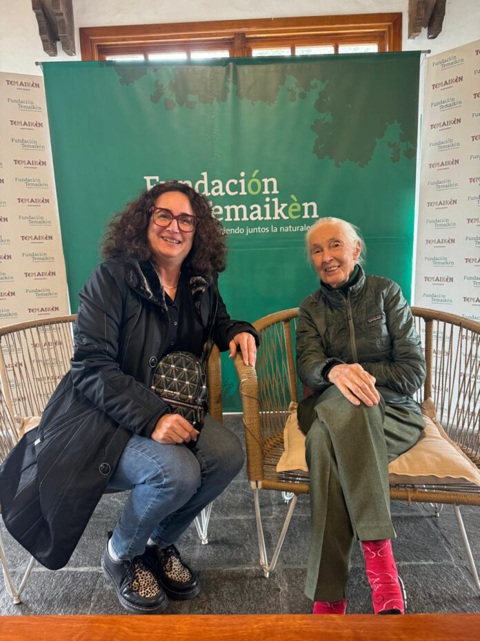 Silvina Vazón, responsable de RSRUS junto a la Dra. Jane Goodall.