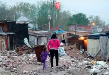 Según la UCA, la pobreza bajó al 36,3% y la indigencia al 6,8% en el tercer trimestre