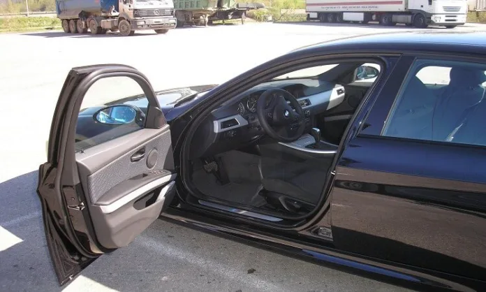 Accidente-con-un-vehiculo-estacionado-con-la-puerta-abierta