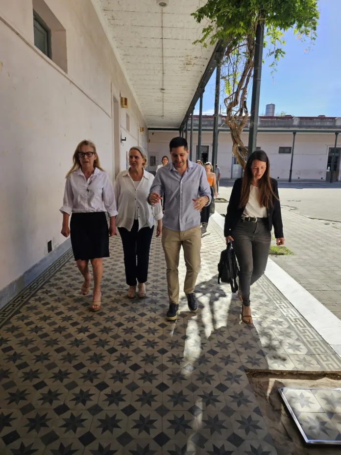 94f75729-0f6c-4001-81a3-5eacb3c75b3b