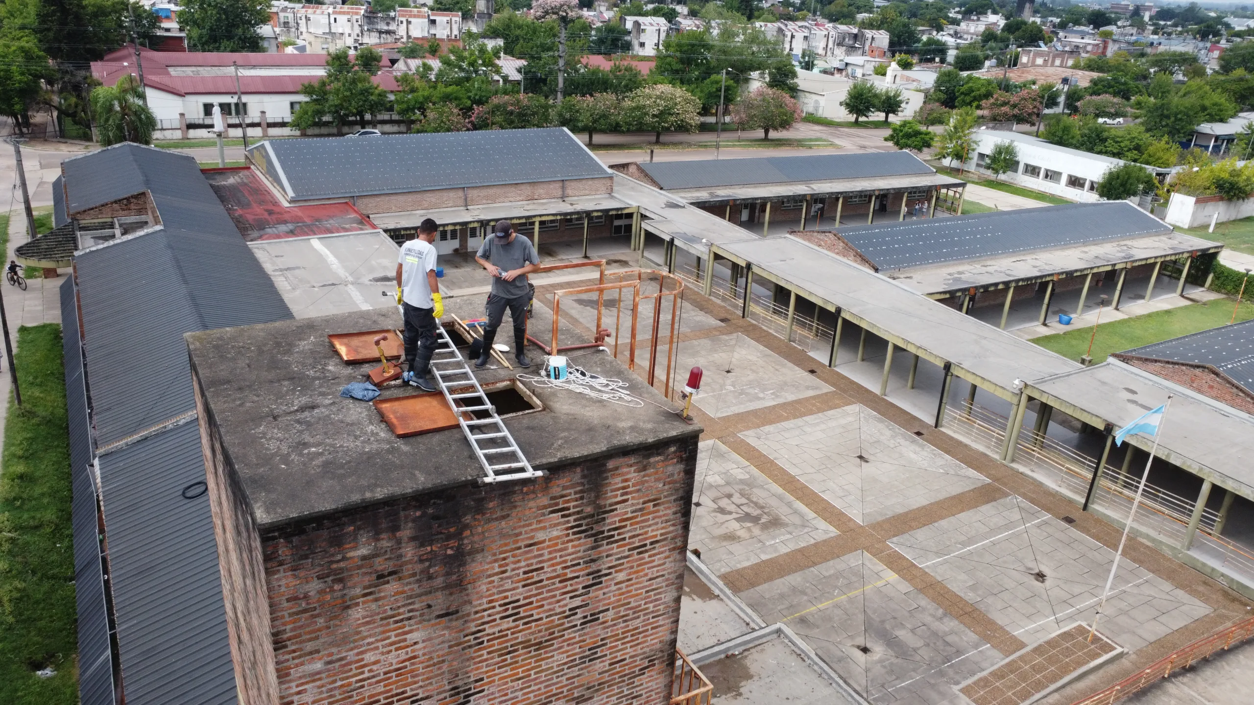 Limpieza en escuelas scaled