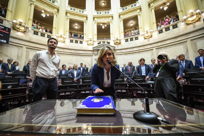 stefania cora senado