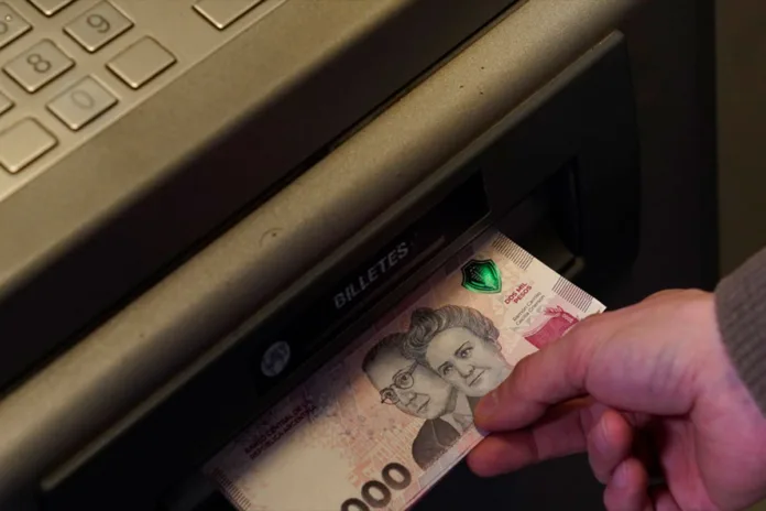 cajero plata dinero efectivo