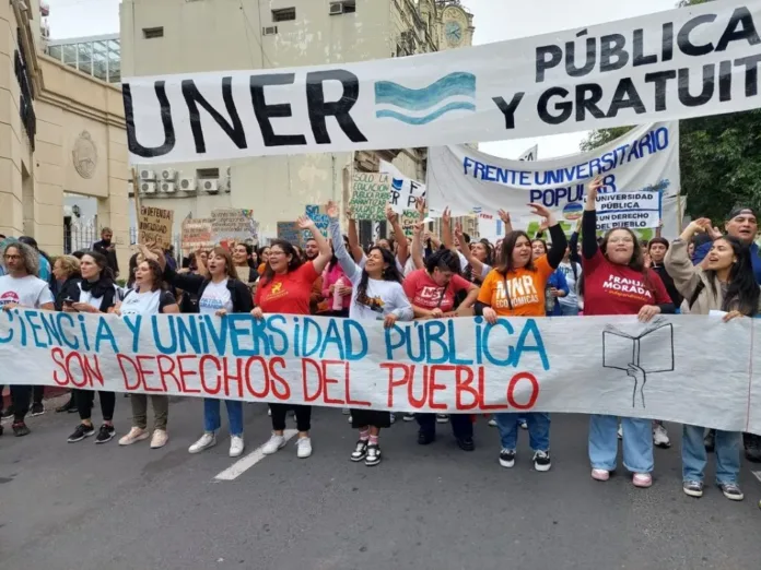 universidad publica marcha